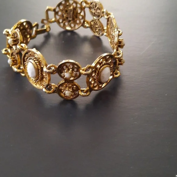 Vintage Jewelry Bundle - Picture 4 of 7